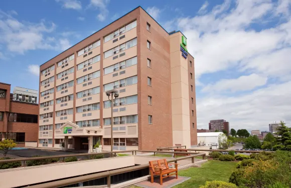 智選假日套房酒店聖約翰君臨天下