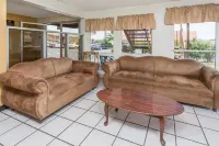 Days Inn by Wyndham San Bernardino Hotels in Highland