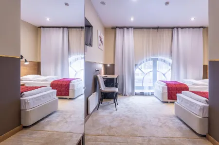 Smart Hotel NEO (Смарт НЕО) Отели рядом с достопримечательностью «Церковь Успенья Богородицы с Пароменья»