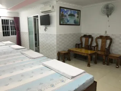 Gold Hotel