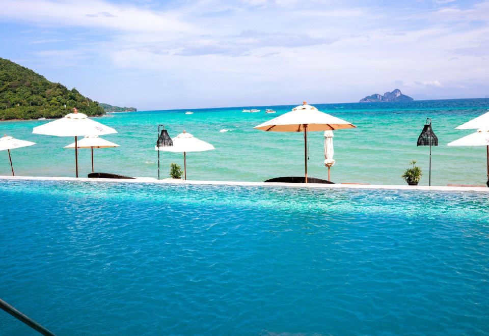 Villa 360 Pool View