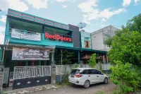 RedDoorz Syariah Near RS Mitra Siaga Các khách sạn ở Kramat