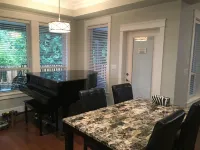 Vancouver Austin Guesthouse