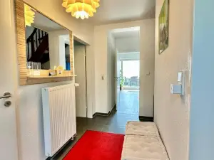 Großes City-Ferienhaus Mit Terrasse, Grill Und Parkplatz F19