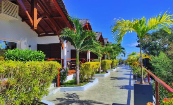 Andriana Resort & Spa