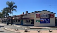 Paringa Hotel Motel Hotels in Old Calperum