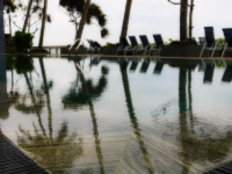 Earl's Regent Negombo Hotels in Negombo