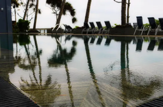 Earl's Regent Negombo Hotels near Negombo Railway Station