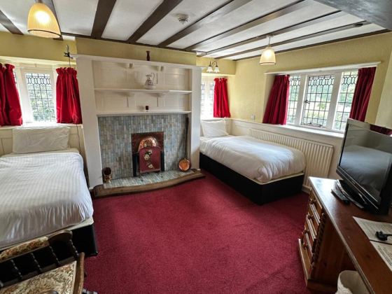 Barons Court Hotel