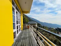 Young Monk Hostel Dharamkot,Mcloadganj - vue sur la montagne