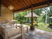 Green Sari Private Villa Hotels near Sambahan