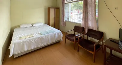 Valencia Homestay Redpartner Hotel dekat The Kaldera