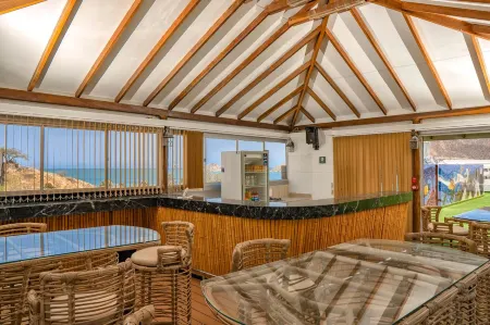 Hotel Karaya Dive Resort Отели в г. Гайра