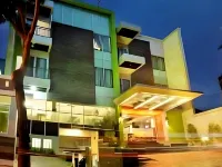 Bamboo Inn Hotel & Cafe Hotels near Museum of Textile