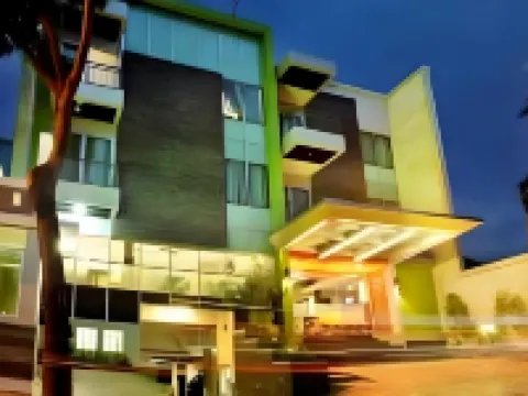 Bamboo Inn Hotel & Cafe Các khách sạn gần Gambir Train Station