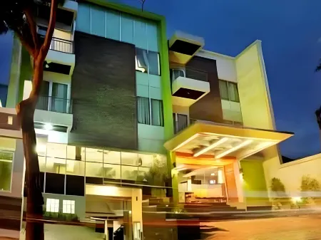 Bamboo Inn Hotel & Cafe