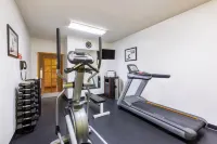 Days Inn & Suites by Wyndham Madison - Gym