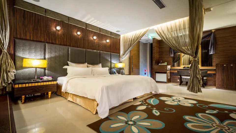 ยูไลน์ โมเต็ล