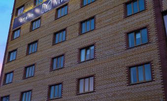 Miheev on Molodezhnaya (f. Urartu Building 2)