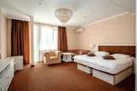 Triumph Hotel Các khách sạn gần 45-Ya Parallel'
