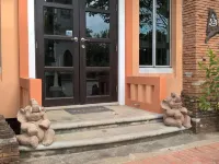 ไอยรา เฮาส์ โรงแรมใกล้วัดพระมหาธาตุ
