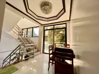 Alocasia Hostel