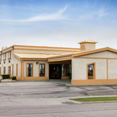 Quality Inn & Suites Bloomington University Area