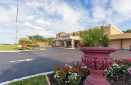 Super 8 by Wyndham Goldsboro