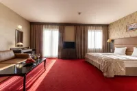 Spa Hotel Dvoretsa فنادق في 