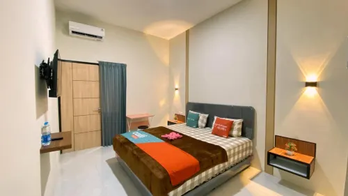 Modern Guest House by Calli Rooms