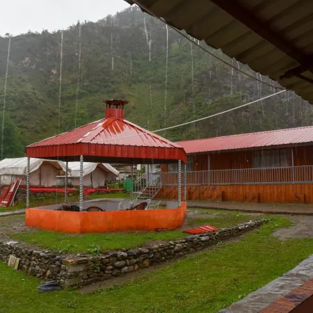 Yamunotri Cottages