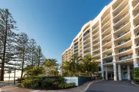 Ramada Resort by Wyndham Golden Beach - parking