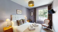 The Oakhill Inn - parking