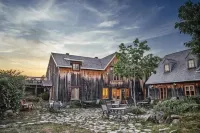 Auberge Le P'tit Bonheur - Hostels