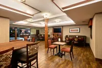 Holiday Inn Express Show Low فنادق في شو لو
