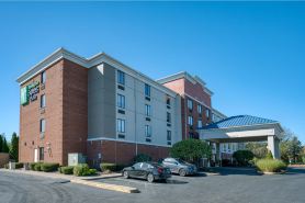 Holiday Inn Express & Suites COLUMBUS AIRPORT by IHG