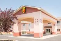 Super 8 by Wyndham Iola KS Hotels in Iola