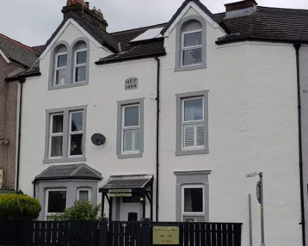 The Pavilion Guest House ミロムのホテル