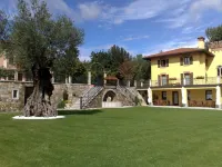 Il Roncal Wine Resort - for Wine Lovers Only - Farmhouses