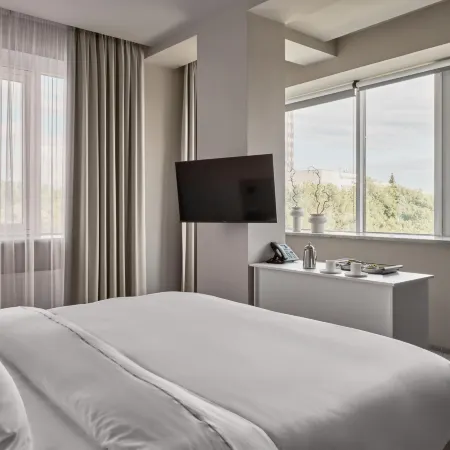 Slide Bleisure & Mice Hotel (Слайд)