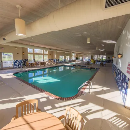 Country Inn & Suites by Radisson, Portage, IN