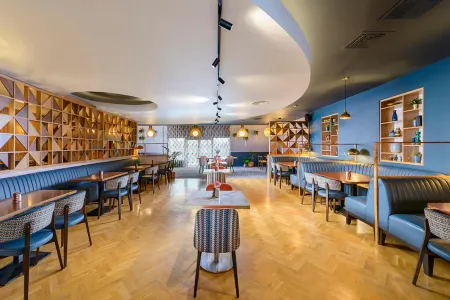 Manor West Hotel & Leisure Club Отели в г. Трали