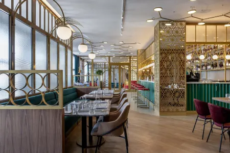 AZIMUT Сити Отель Тула (Азимут Тула) Отели рядом с достопримечательностью «Синагога в Туле»