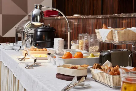 СК Роял Тула (SK Royal Hotel Tula) Отели рядом с достопримечательностью «Синагога в Туле»