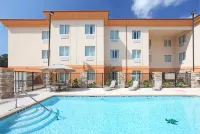 Holiday Inn Express & Suites MARSHALL by IHG - Pool