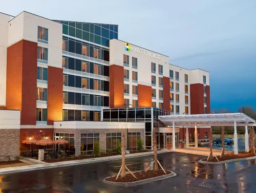 Hyatt Place Charleston Airport/Convention Center - parking