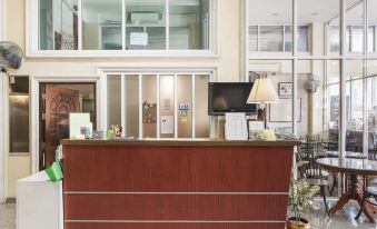 Lodge 61 Hotel - Housity
