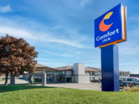 Comfort Inn Airport West Hotels near Kariya Park