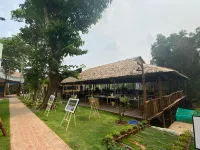 Wildbird Tram Chim Hotel