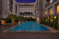 Lemon Tree Hotel, Delhi Airport - Pools